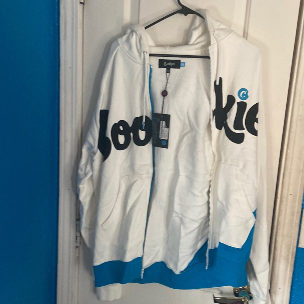 Whit and blue cookies zip up